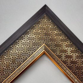 Khung tranh viền nâu đen họa tiết vàng ánh kim đẹp và sang trọng