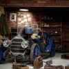 Tranh dán tường 3D xưởng sửa xe cổ